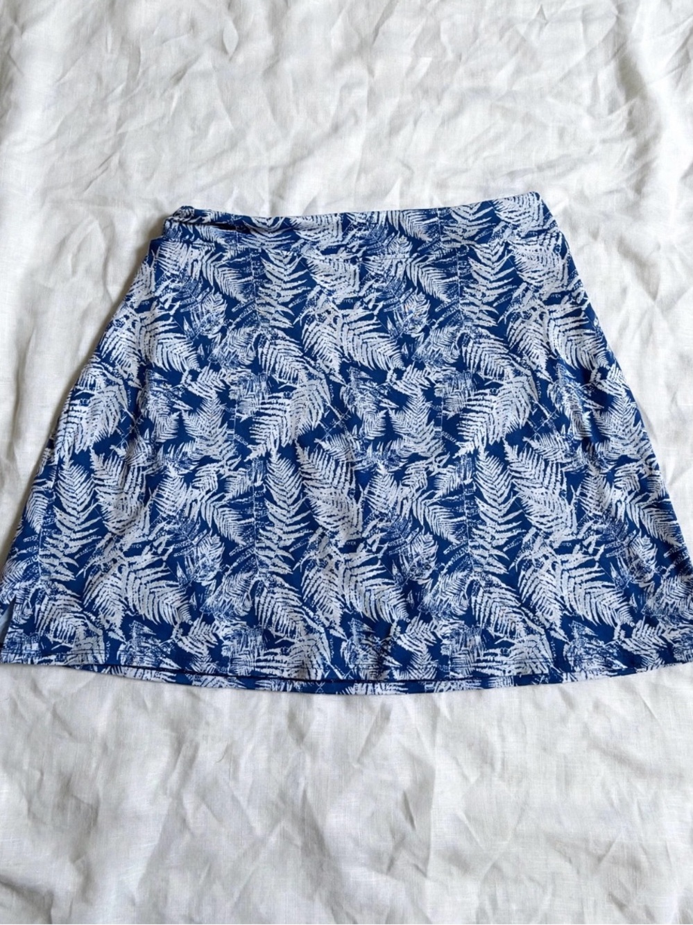 Tranquility by Colorado Clothing blue and white leaf print skort in size XXL